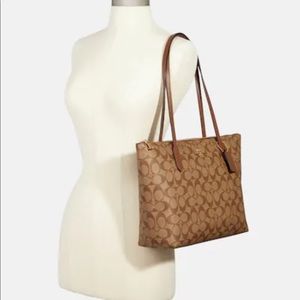 Coach tote  Authentic